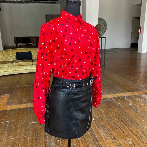 Red black-and-white silky button-down 90's top. - Picture 11 of 11